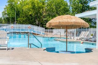 Ozark Mountain Oasis - For 7 - 9