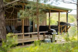 Secluded Hocking Hills Villa with Pond and Hot Tub - 0