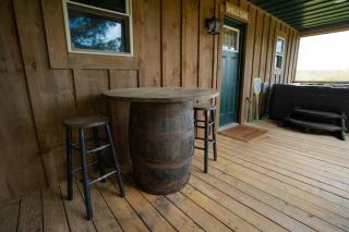 Secluded Hocking Hills Villa with Pond and Hot Tub - 3