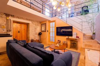The Magic of the Stone House, a Peaceful Escape - 8