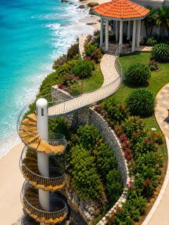 Oceanfront Bliss: 3-Bedroom, Pools & Peloton bike! - Cupecoy - 8