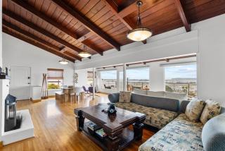 Hilltop Oasis Panoramic Views! - 0
