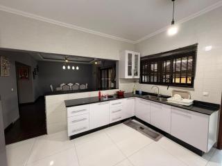 Luxury Holiday Home - 8