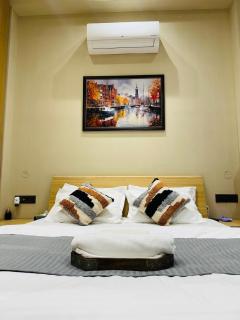 Connect Stay 1BHK golf course road sec-42 - 8