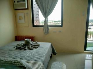 Royal Oceancrest Mactan 1BR - 2