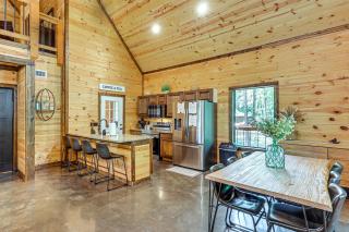 Private Hot Tub + Fire Pit: Broken Bow Escape - 7