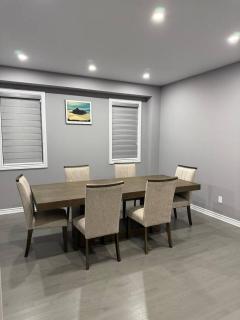 4-Bdrm Comfort with Fireplace mins from Downtown - 4