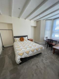 Central City 4 bedroom house - 7