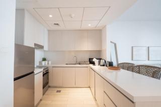 Family Friendly 2-Bed in Water's Edge - 7