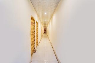 Hotel Platinum Nearest Raj Bagh Metro Station Saheed Nagar - 8