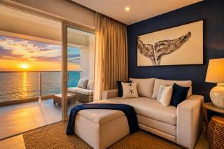 Stylish oceanfront condo with infinity pool, rooftop deck & beach access - 8