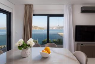 Villa Palm Bay 2, heated pool - 10 m from the sea - 7