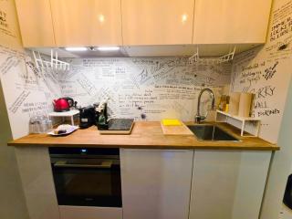 Contemporary Comfort 1BR Apartment in Hesperange - 4
