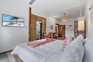 Casa Indy 3bdrm Home with Pool in Town Centre - 3