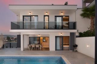 NEW ! Villa Palm Bay 1 & 2 with two heated pool - near sea - 3
