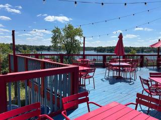 Lakeview Inn - 7