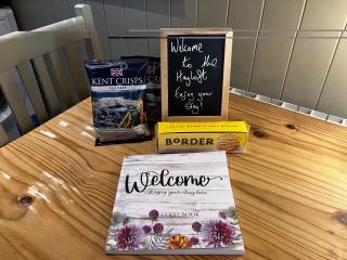 The Hayloft - Beautiful Barn Stay - 3