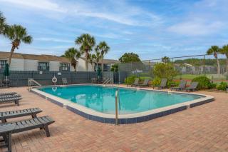 < Half-Mi to Fort Clinch Beach! Condo w/ Balcony - Fernandina Beach - 0