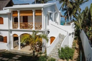 Beachfront Villa Miramar - 4