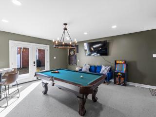 Bluegrass Maple Manor-Sleeps 20 Game Room HOT TUB - 5