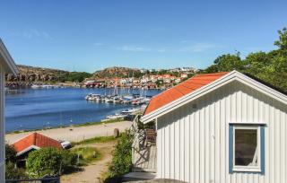 Beach Front Home In Kungshamn Hovenäset With Sauna - 9