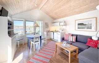 Beach Front Home In Kungshamn Hovenäset With Sauna - 7