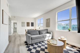 Charming Beachside Retreat on Collins Ave 403 - 9