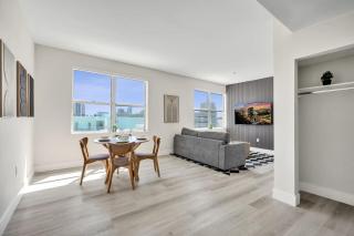 Charming Beachside Retreat on Collins Ave 403 - 5