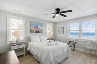 1589 E Ashley Wayward Whims Oceanfront Classic Folly Cottage - 7