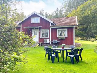 6 person holiday home in Brålanda-By Traum - 9