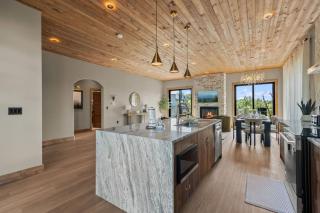 Starlight Summit 5 BD-Luxury Cabin-Sleeps 12 - 1