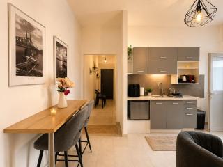 Nicosia Central Corner 2BD Walk To Old Town - 0