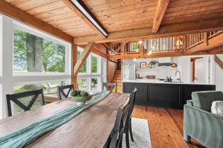 Fields Edge Cabin | Scenic Views & Modern Comfort - 9