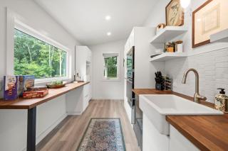 Fields Edge Cabin | Scenic Views & Modern Comfort - 1