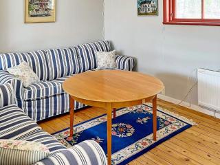 6 person holiday home in MUNSö-By Traum - Ekeby - 2