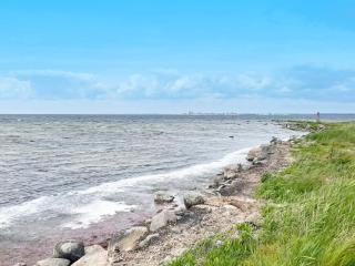 4 person holiday home in FÄRJESTADEN - 1