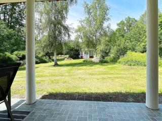 Farmhouse Retreat Near Lakes and Coast - 2
