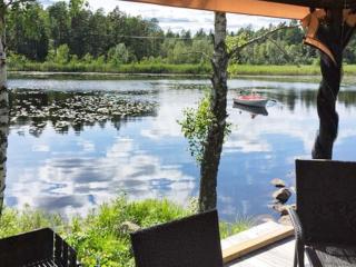 Idyllic Getaway with Private Beach - 7