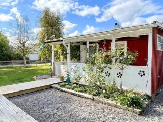 Cozy Cottage near Beach in Ahus - 4