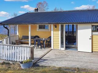 6 person holiday home in HOLSLJUNGA-By Traum - 6