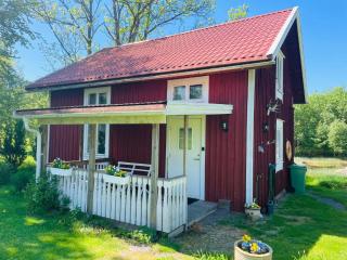 4 person holiday home in HOVMANTORP - 2