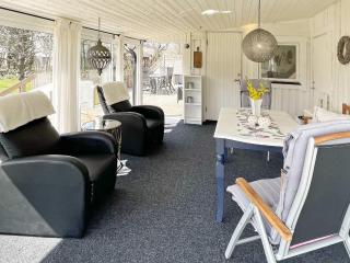 4 star holiday home in FäRJESTADEN - 1