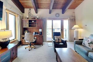 Timberline Condominium Standard Studio Loft 301 - 6