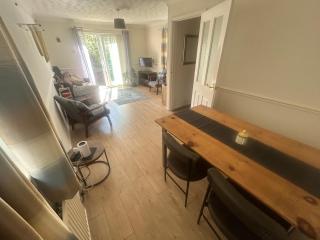Entire 3 bedroom home in Peterborough, Farcet - Peterborough - 9