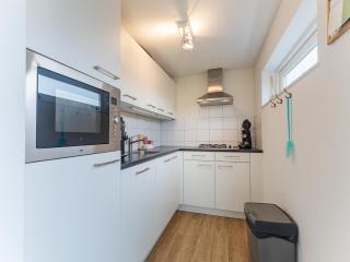 Coastal Family Escape with Enclosed Garden - 6