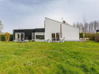 Holiday Home in Nieuwvliet near the Beach - 0