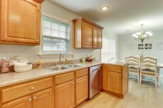 Quiet Jonesboro Home w/ Yard: 3 Mi to ASU - 1