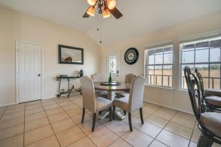 5 Mi to Lake! 10-Acre Strawn Retreat w/ Deck - 3