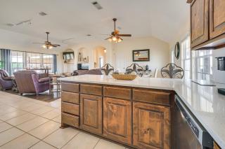 5 Mi to Lake! 10-Acre Strawn Retreat w/ Deck - 4