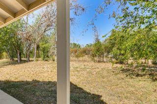 < 1 Mi to Main St: Quiet Home w/ Yard in Stockdale - 8